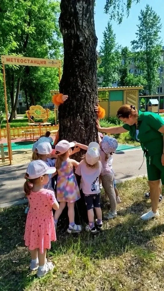🌿 Берёза — символ Родины: урок любви к России в Корпусе 4

«Берёза — это не просто дерево, а настоя