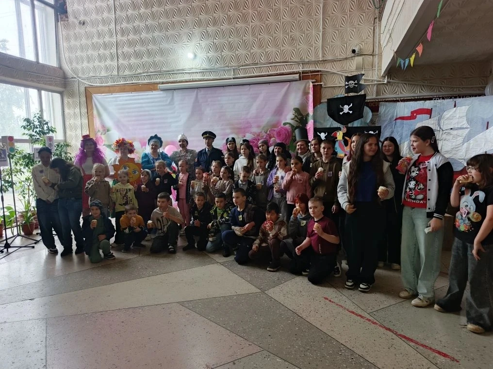 🌈🎶😍В яркий праздник Дня защиты детей ребята из лагеря "Солнышко" отправились в гости...