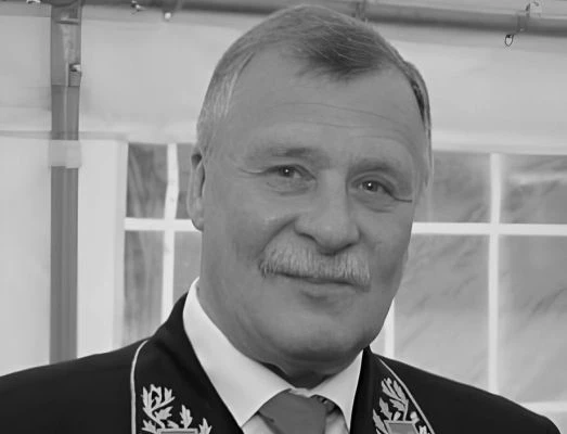 Умер посол России в отставке Максим Пешков