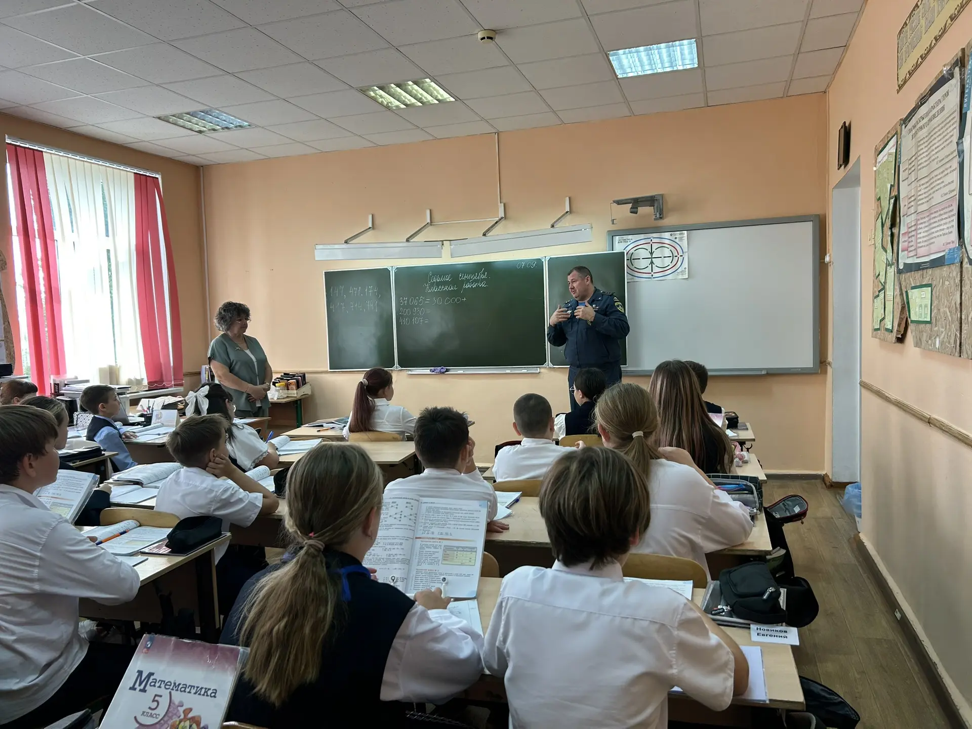 Сотрудник МЧС старший прапорщик внутренней службы Ибрагимов Радмир Хамзаевич провел с у...