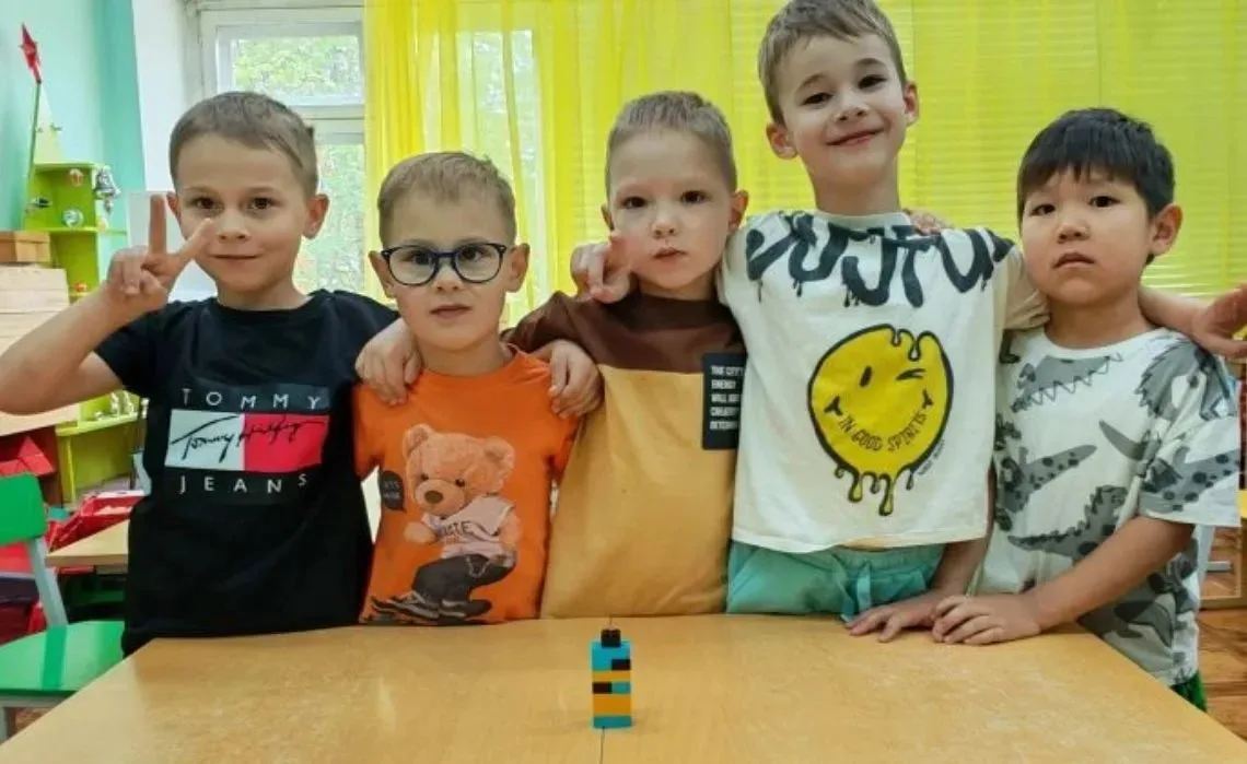 🧱 Маленькие инженеры в деле! 🤖✨