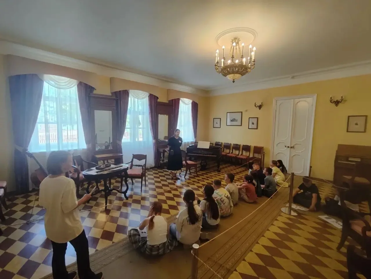 3Б в гостях у Чайковского 🎼  21 мая наш 3Б съездил в Воткинск – в дом-музей Петра Ильича Чайковского