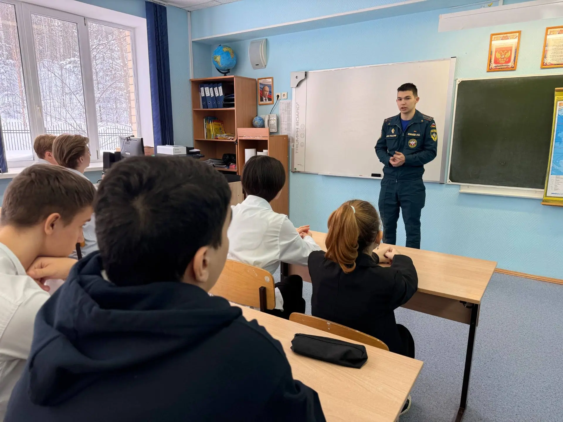 Есть такая профессия — людей спасать! 🚒  Друзья, сегодня у наших старшеклассников (10-11 классы) про