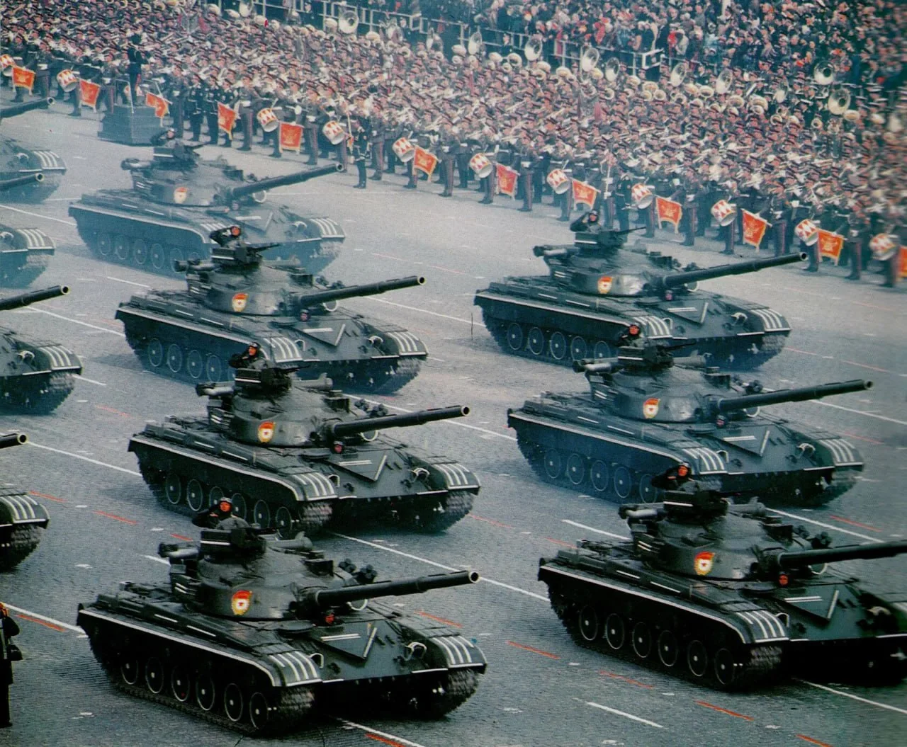50 лет назад, 3 сентября 1976 года, на вооружение Советской Армии приняты танки Т-64Б и...