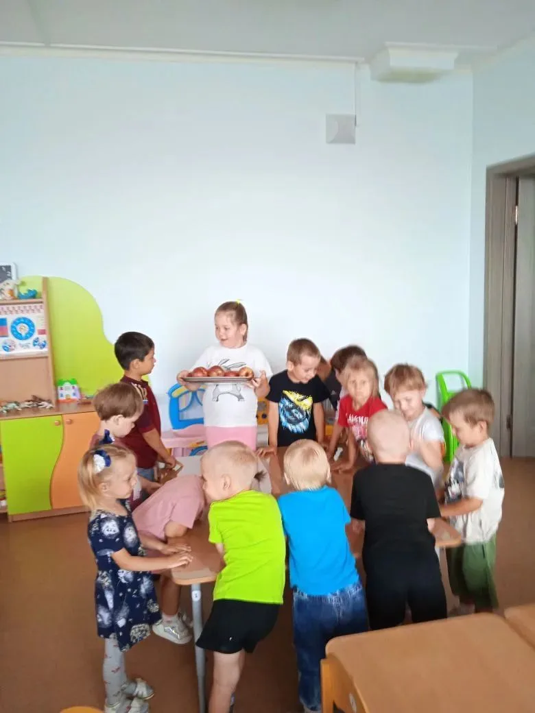 Яблочный спас-это народный праздник, который отмечают 19 августа.
