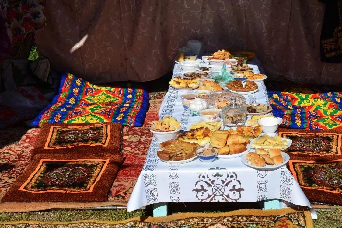 Здравствуйте, меня зовут Казакова Жмаганым, являюсь участником коллектива художественной самодеятель