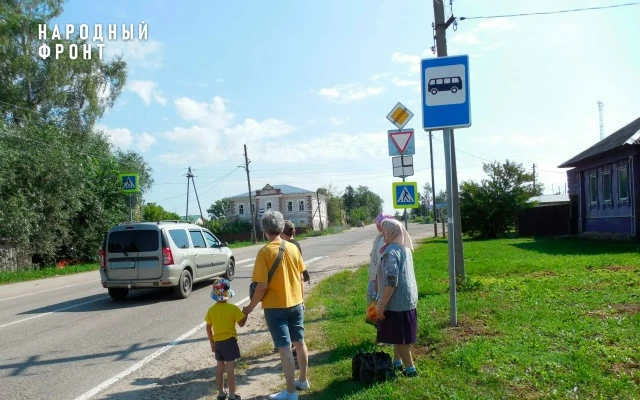📍Дорожный комитет Кировской области обязали обустроить остановочный павильон в Санчурс...