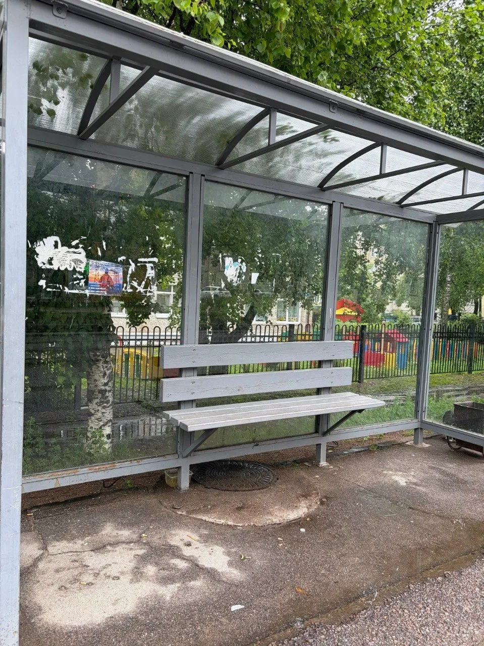 В Подпорожье школьники потрудились, отмыв все остановки от объявлений. Об этом сообщили...