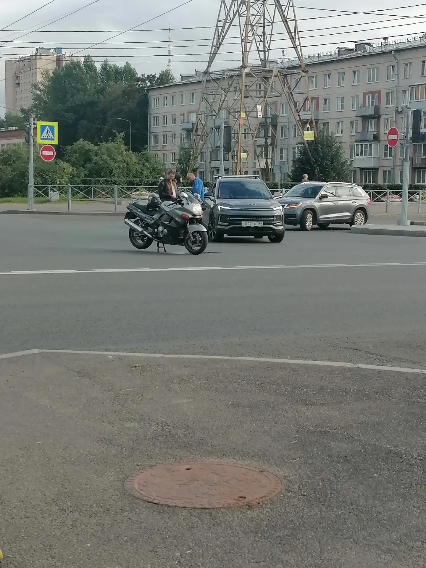 Авария на пересечении Ланского шосса и Омской улицы. Никто не пострадал. Пожарные прост...