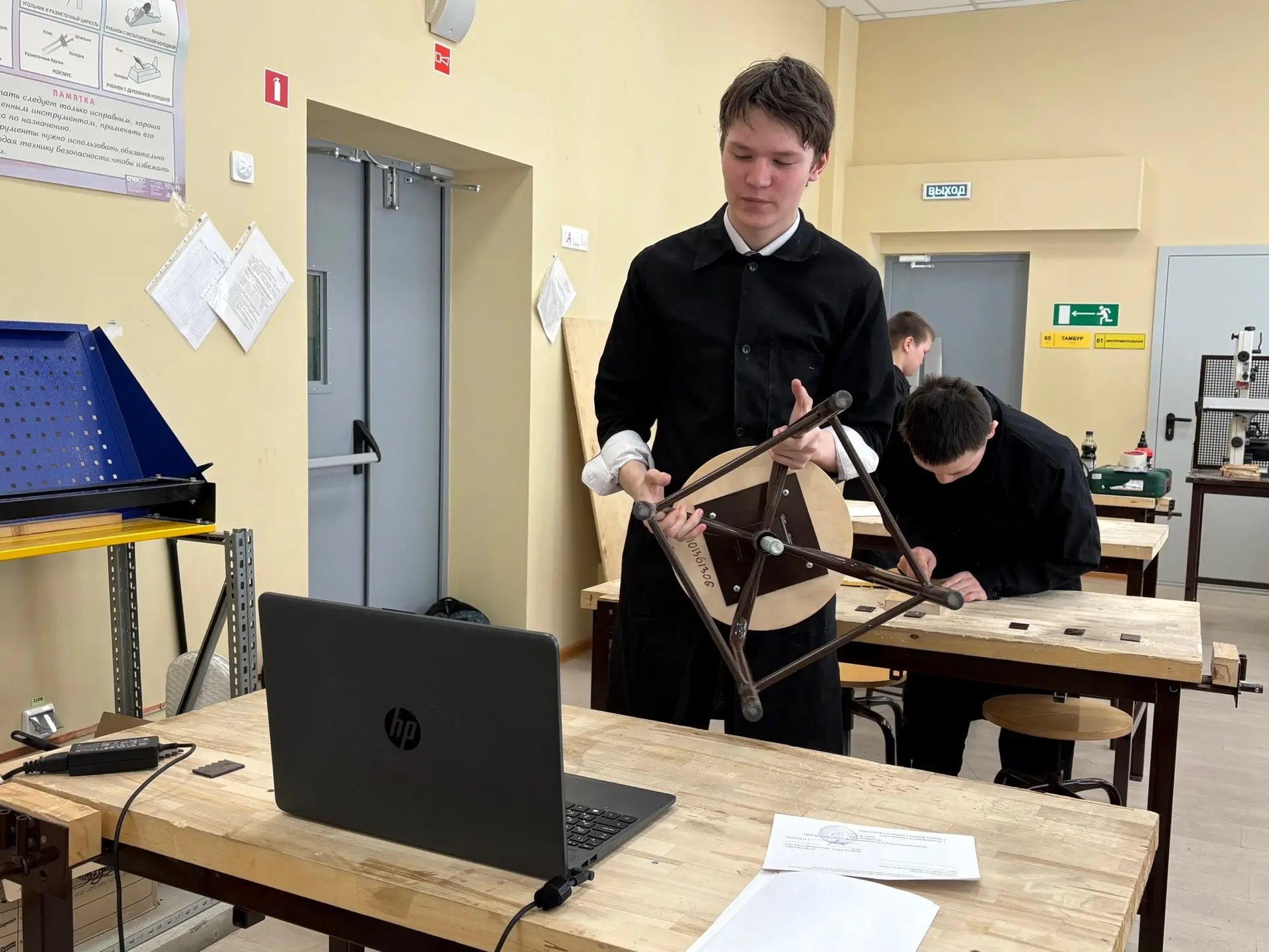 👏 В трёх школах муниципалитета школьники сдают экзамены на рабочую профессию  Четыре ученика из школ