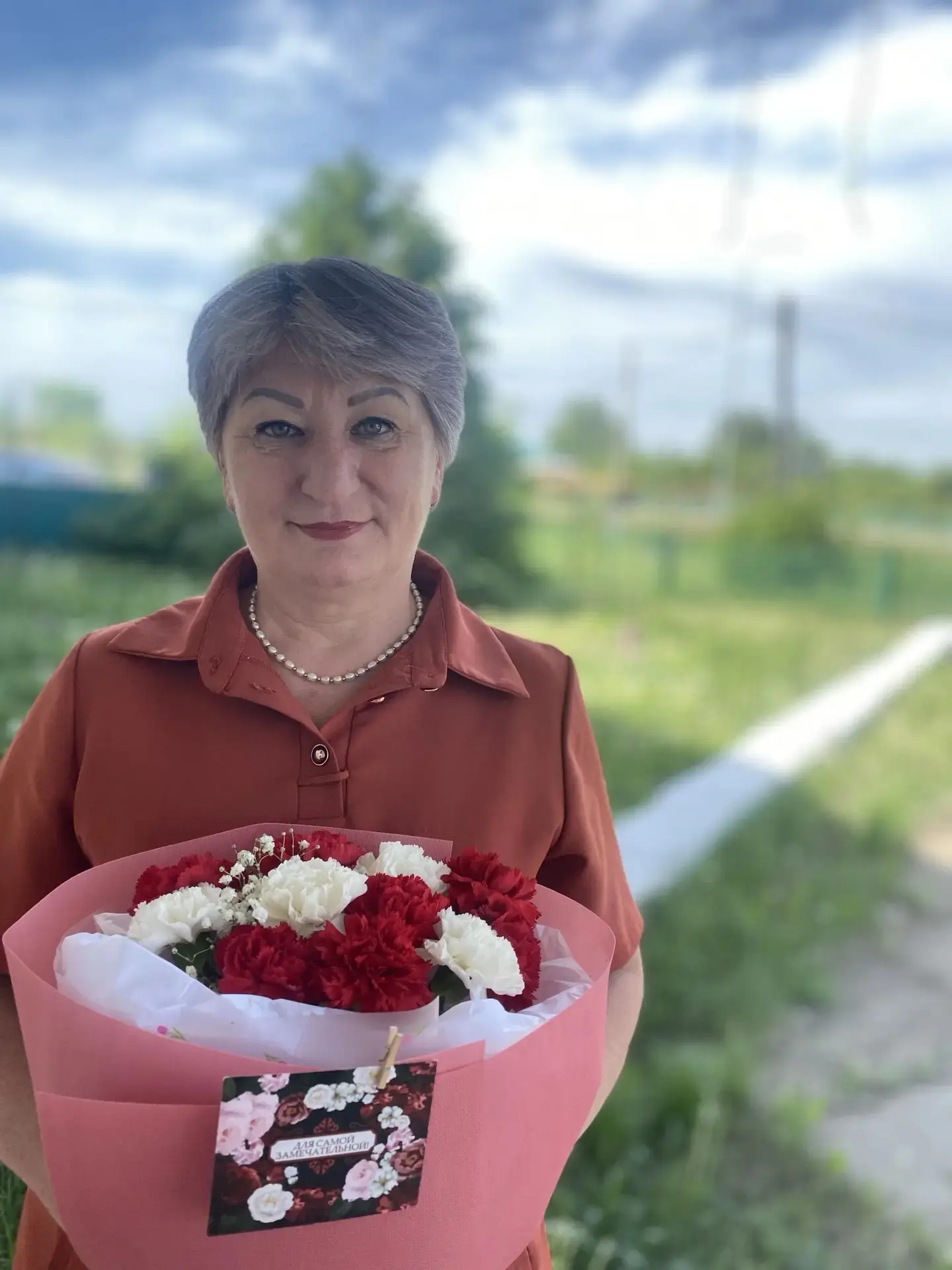 Сегодня  празднует свой день рождения лаборантка ГБУ"Сармановское РГВО" Хафизова Ракию ...