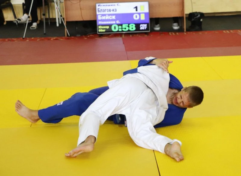🥋 В Барнауле определили победителей первенства края по дзюдо среди спортсменов до 21 года