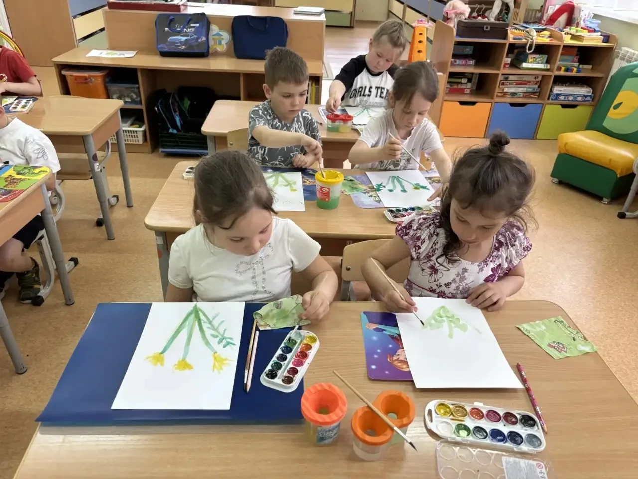 🌼 Весеннее творчество: Одуванчик расцвел в наших руках! 🌼