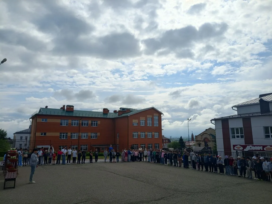 Второй день пришкольного 
оздоровительного летнего лагеря с дневным пребыванием 
«Сәләт» прошёл ярко