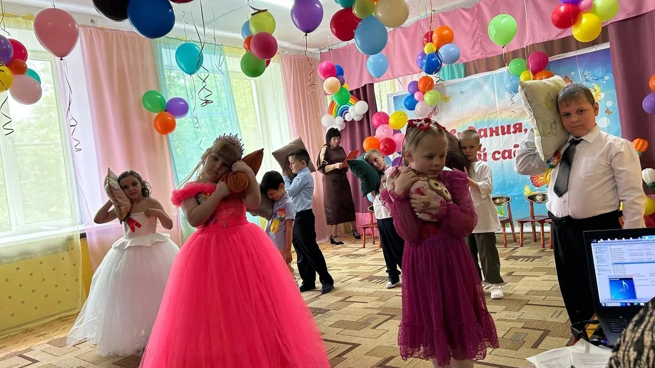 🔔 Когда уйдём мы с  детского двора