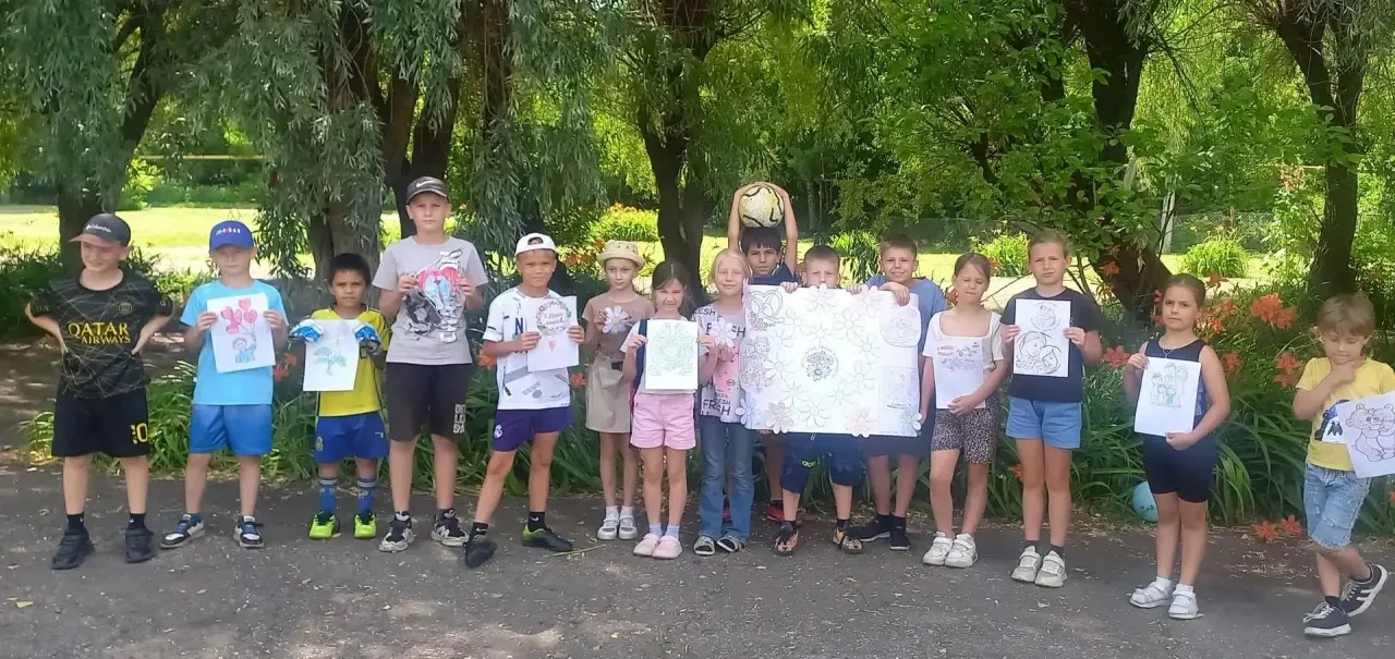 ⭐️❤️⭐️Творческий день в лагере «Муравейник»: праздник семьи, любви и верности в рисунках и фотографи