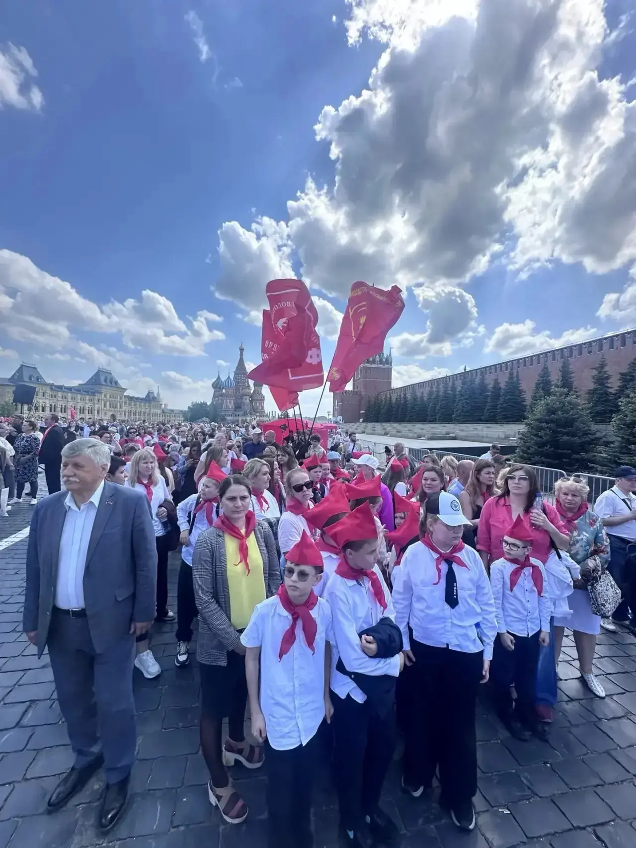 Торжественное посвящение в пионеры на Красной площади! ✨