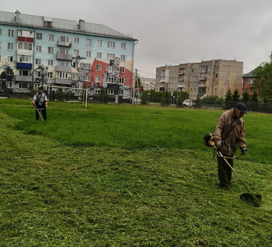 29.05.2026 г на территории МБОУ "СОШ N5 г. Гурьевска" прошел субботник по уборке террит...
