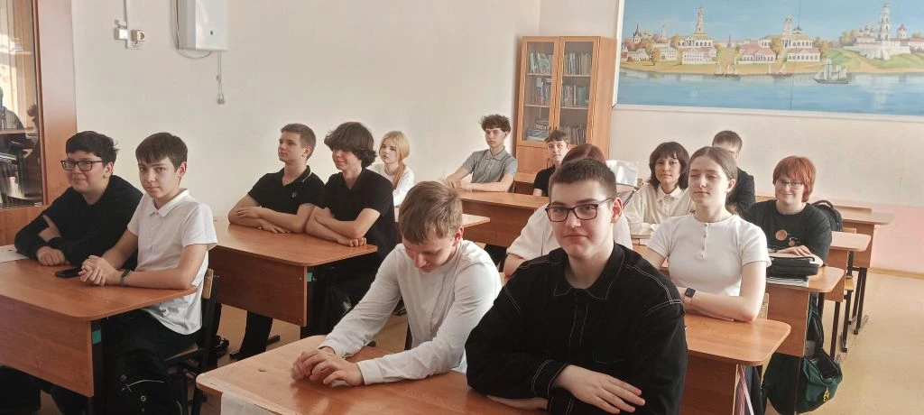 Сегодня для учащихся 8 классов специалист по профилактике детского дорожного транспортного травматиз