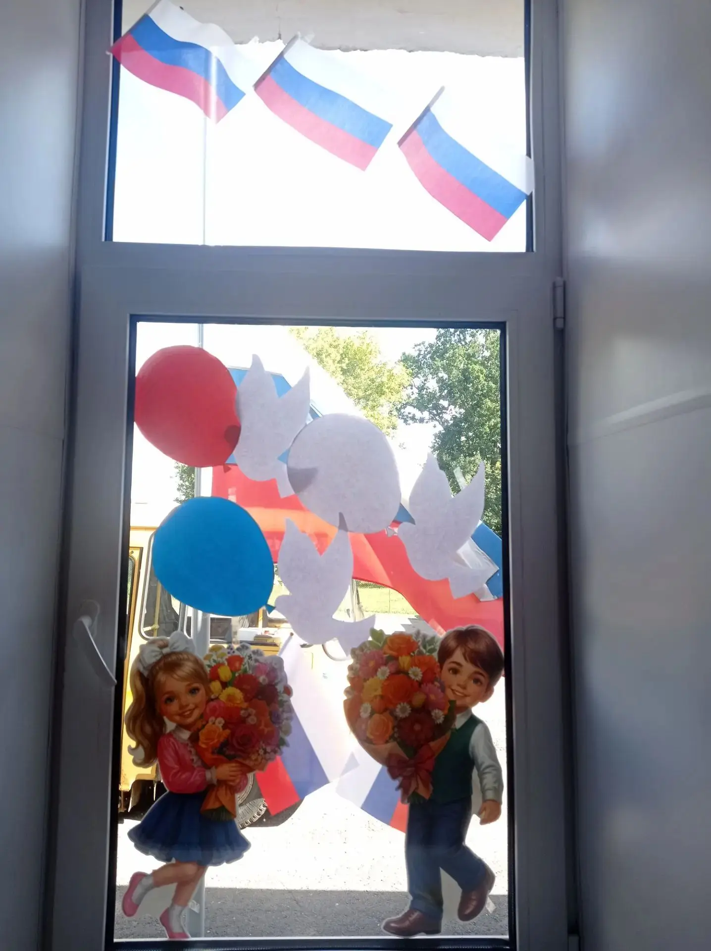 📌 В нашей школе прошла Всероссийская акция «Цвета Родины»! 🇷🇺✨