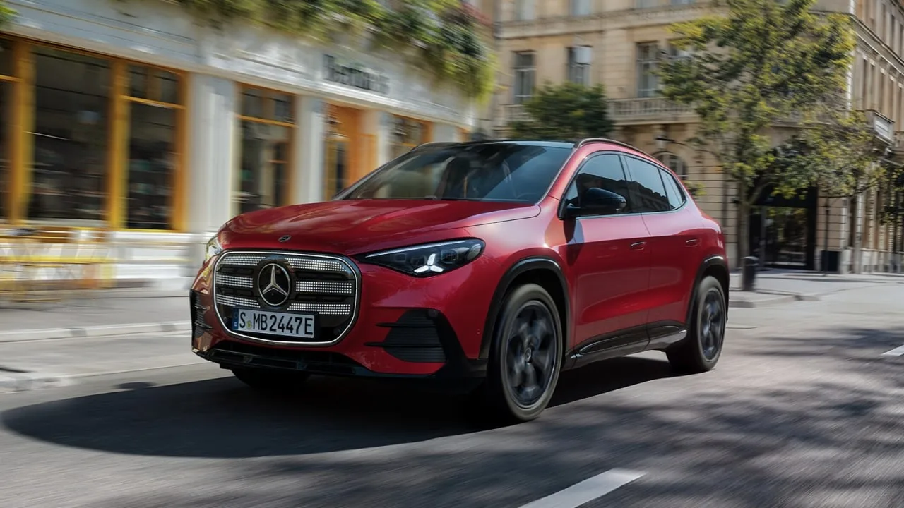 Mercedes показала электрический GLA нового поколения. Как вам?

Кроссовер стал на 14 см длиннее, пол