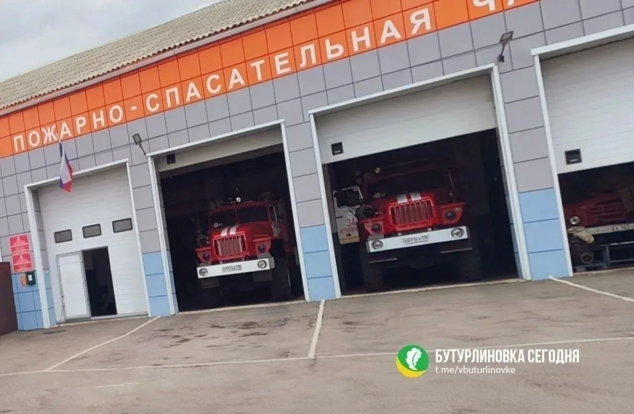 🔥 Ночной пожар вспыхнул в селе Пузево Бутурлиновского района