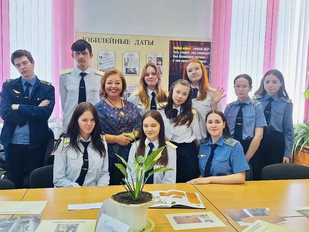 📚✨ Библиографический калейдоскоп: древняя письменность, игры и победа! 🪆🖋️