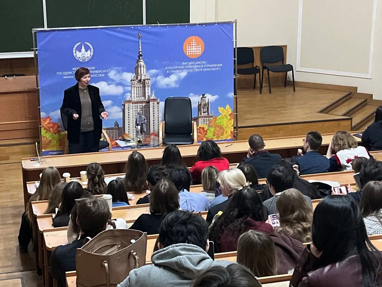 10 февраля заместитель директора по развитию Татьяна Крупенникова провела занятие «Старейший драмати