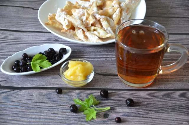 🍇 ЧАЙ ИЗ ЧЁРНОЙ СМОРОДИНЫ — ЯРКИЙ ВКУС И ПРИРОДНАЯ ПОЛЬЗА 🍵