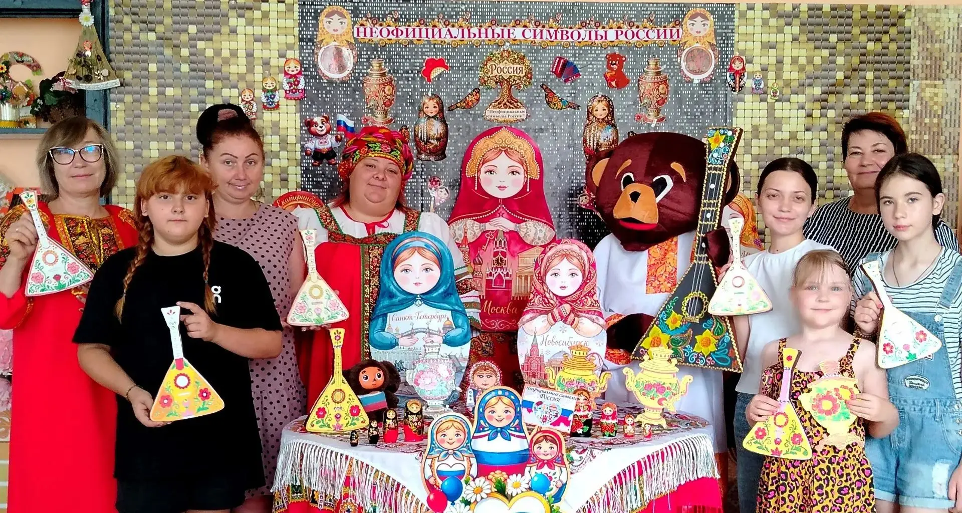 Медведь и самовар: как Степное вспомнило свои корни

В селе Степное Волновахского округа прошёл маст
