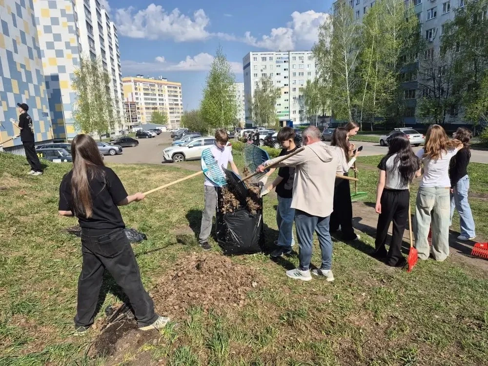 📢 Чистота на бульваре Домостроителей — дело рук 7 «В»!