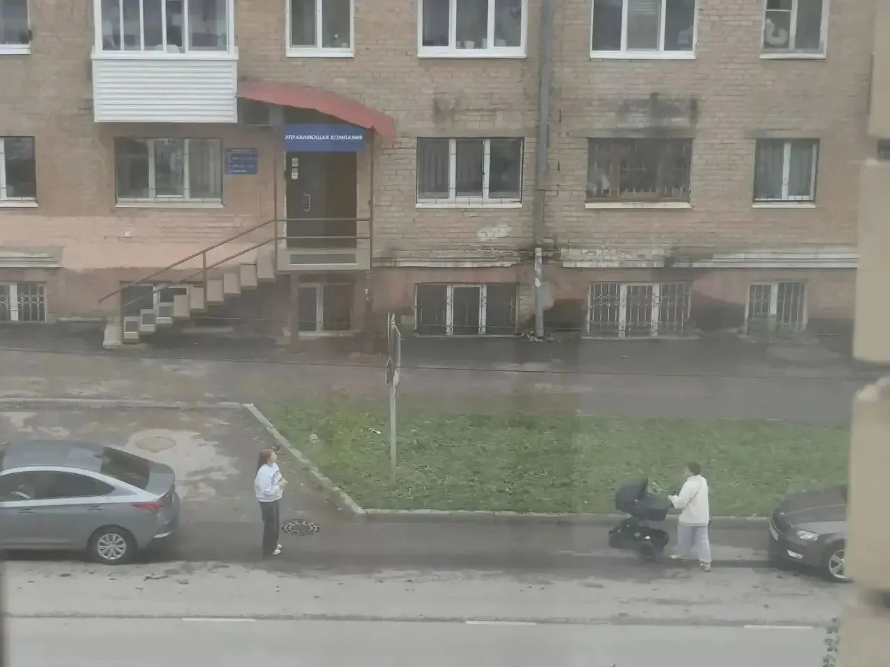 ⛽️ На Комбайнеров — очередь на заправке «Лукойл»… и в ней девушка с коляской уже больше...
