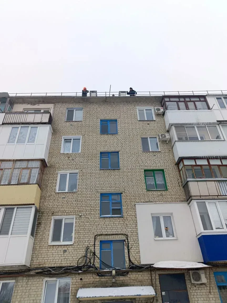 Управляющая организация ООО"Жилищник" произвела очистку крыши от наледи, дома №8 по ул....