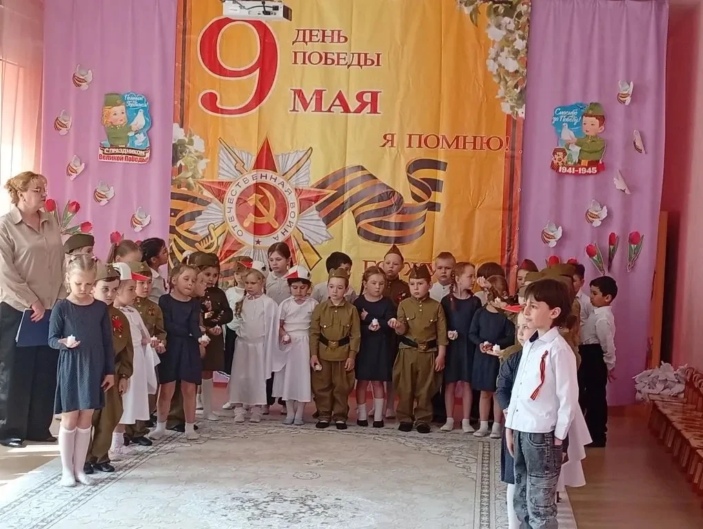 В рамках реализации проекта "Предшкола стандарт детского сада" на тематической неделе "Моя Россия" в
