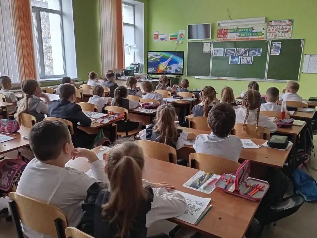 В 1В классе прошла неделя, посвященная Дню космонавтики, прошла увлекательно и познавательно. Ребята