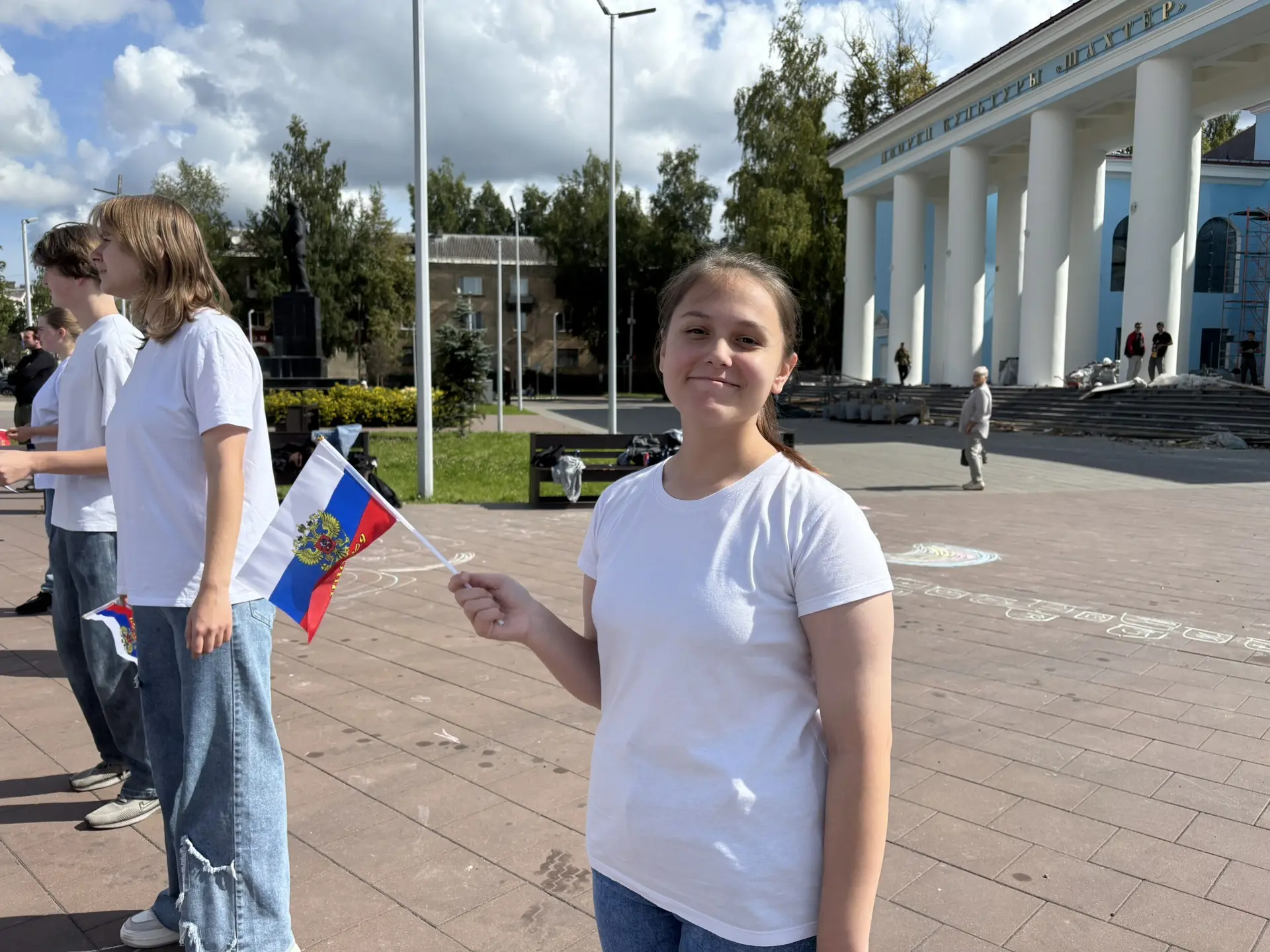 🇷🇺🇷🇺🇷🇺Три цвета единства: как наши волонтёры отметили День Государственного флага