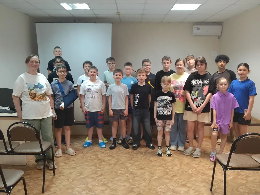 По доброй традиции: библиотека в гостях у наших юных пациентов!

В преддверии Дня России в стенах на