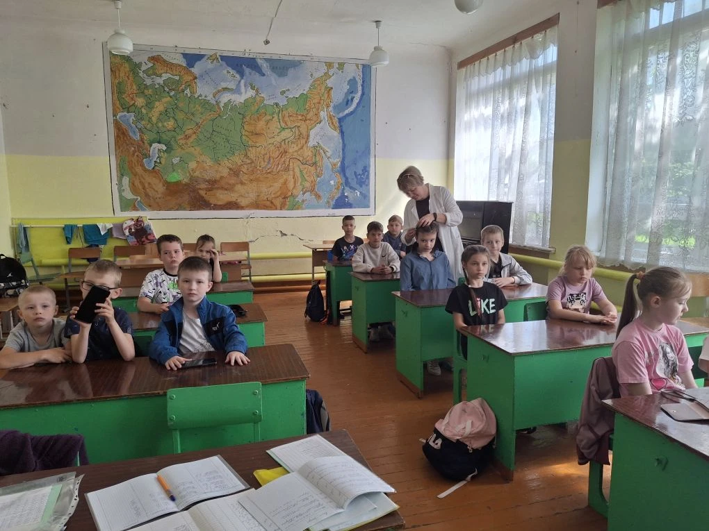 За здоровьем детей, отдыхающих в нашем лагере «Дружба», пристально следят сотрудники ГБ...