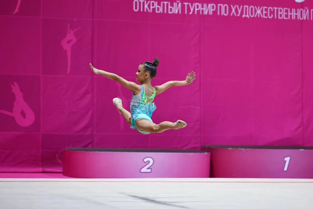 🤸‍♀️28 февраля наша юная звездочка, Немирская Александра из 1 «В» класса, блистала на Открытом турни