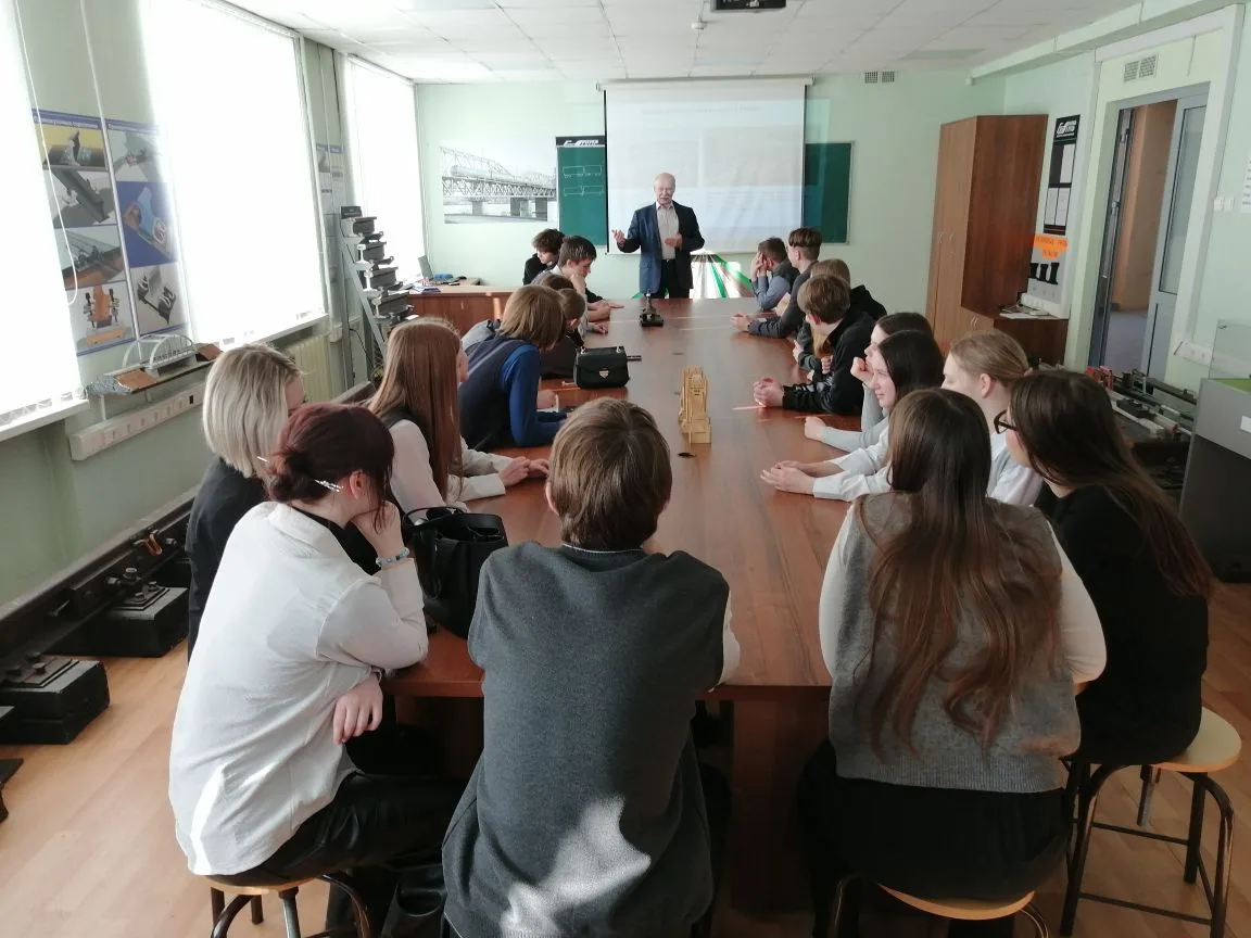 Профориентационные встречи в НИПС: знакомство с профессиями железнодорожного транспорта  ⚡️В феврале
