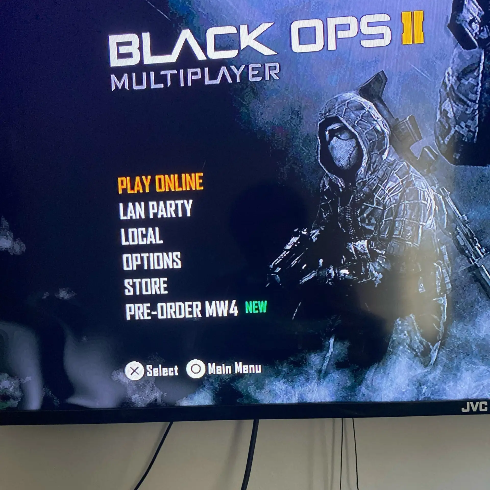 😏 Объявление о Modern Warfare 4 всплыло прямо в меню Black Ops II (2012 года).