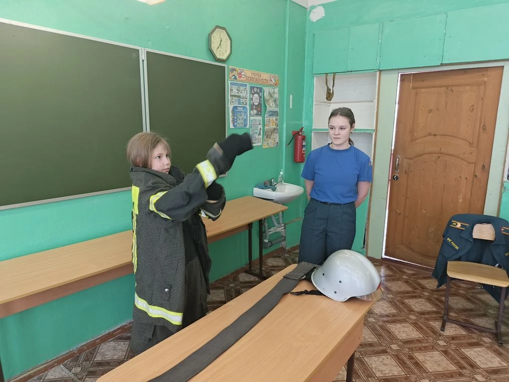 27 февраля в школе состоялось,ставшее уже традиционным, мероприятие - "Слет будущих кадет". Он прово