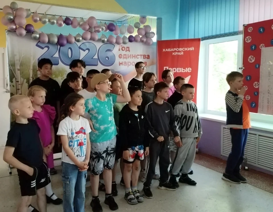 Вести со школьной летней площадки✨

Сегодня у ребят из пришкольного лагеря был невероятно насыщенный