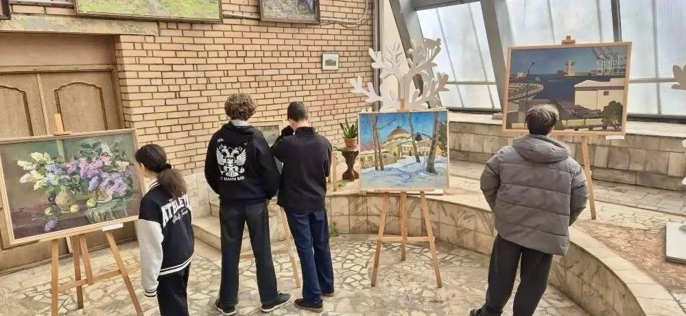 Люберцы | Малаховка | Томилино | Жуковский | Москва🏡  🎨 В ДК «Белая Дача» обновилась выставка «Под г