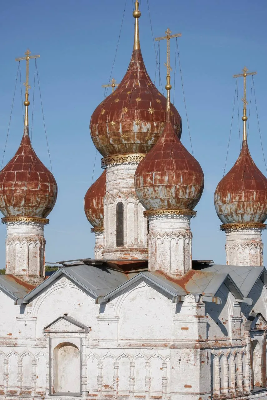 Как нельзя зажечь огонь в сыром дереве, так и сердце, исполненное земного, не может возгореться любо