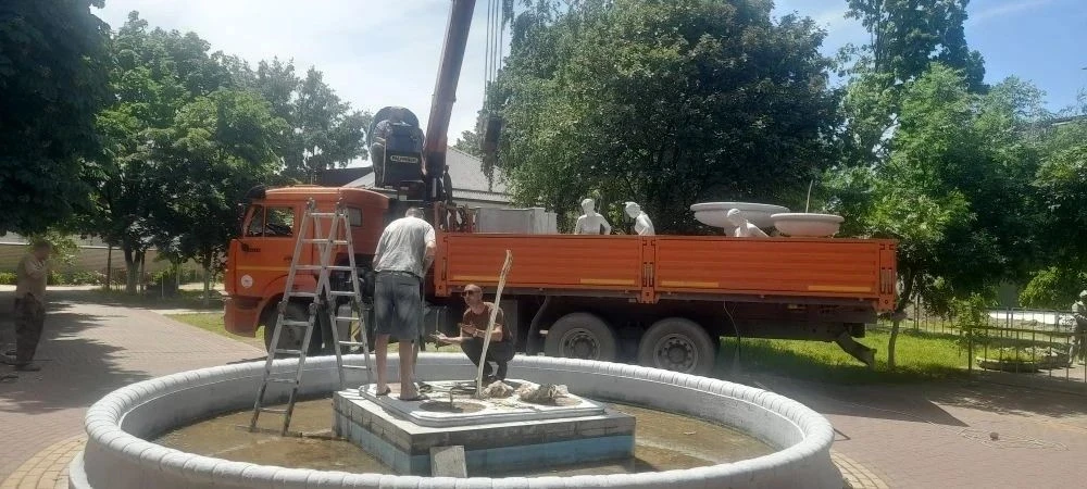 🥳 Новый объект «Рог изобилия» украсит фонтан в городском парке культуры и отдыха  В парке демонтиров