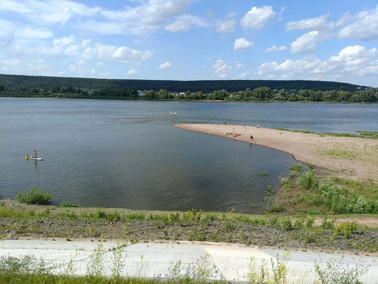 🔸 Первые выходные лета ожидаются жаркими (до 28°С), но вода в открытых водоёмах не про...