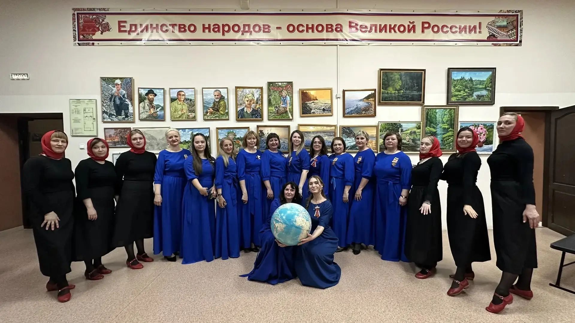🎉 В пятницу, 24 апреля, в ДК р.п. Маркова прошёл муниципальный конкурс военно-патриотической песни "
