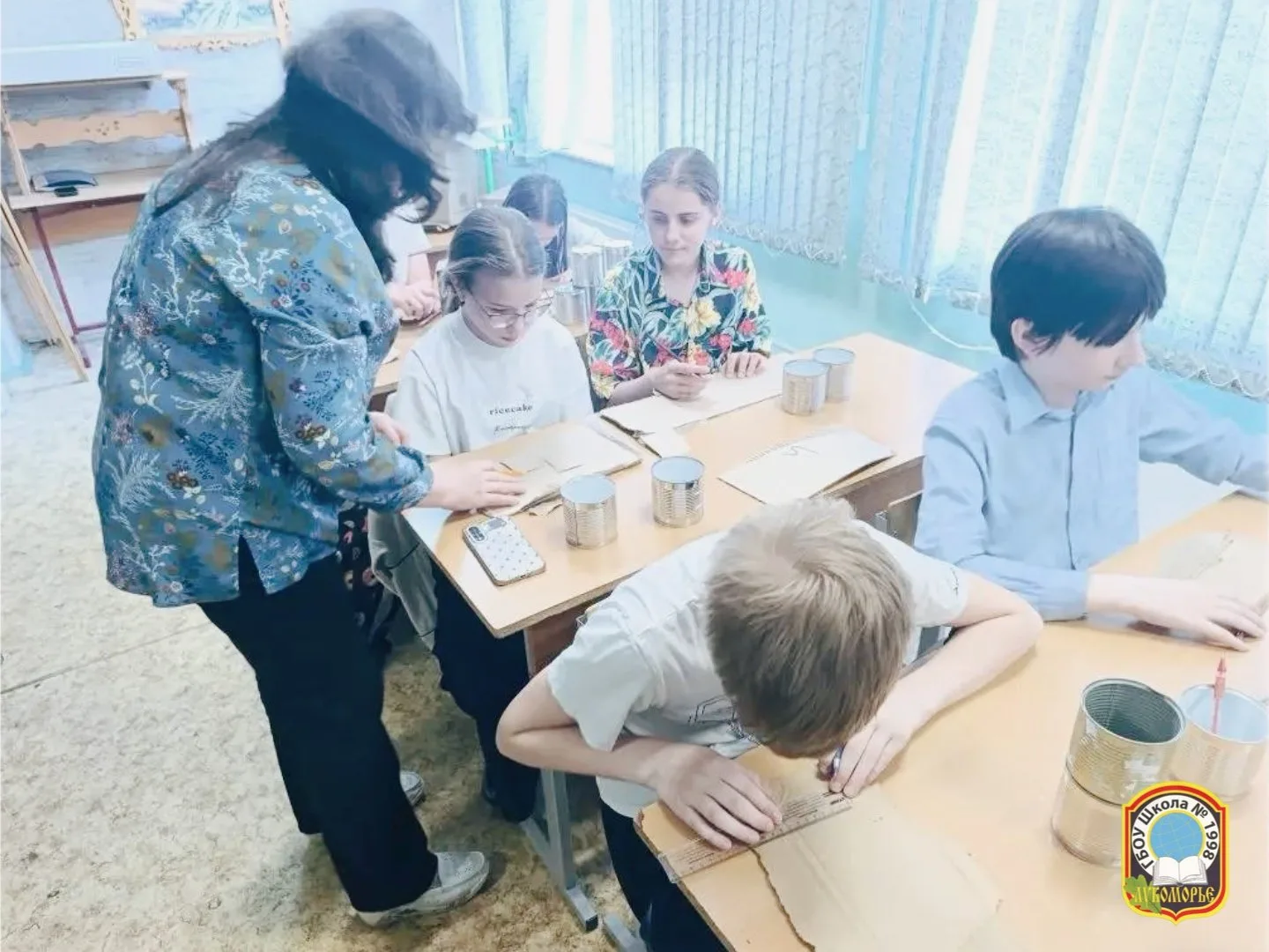 🕯️ Мастер-класс по изготовлению окопных свечей  В нашей школе прошёл мастер-класс по изготовлению ок