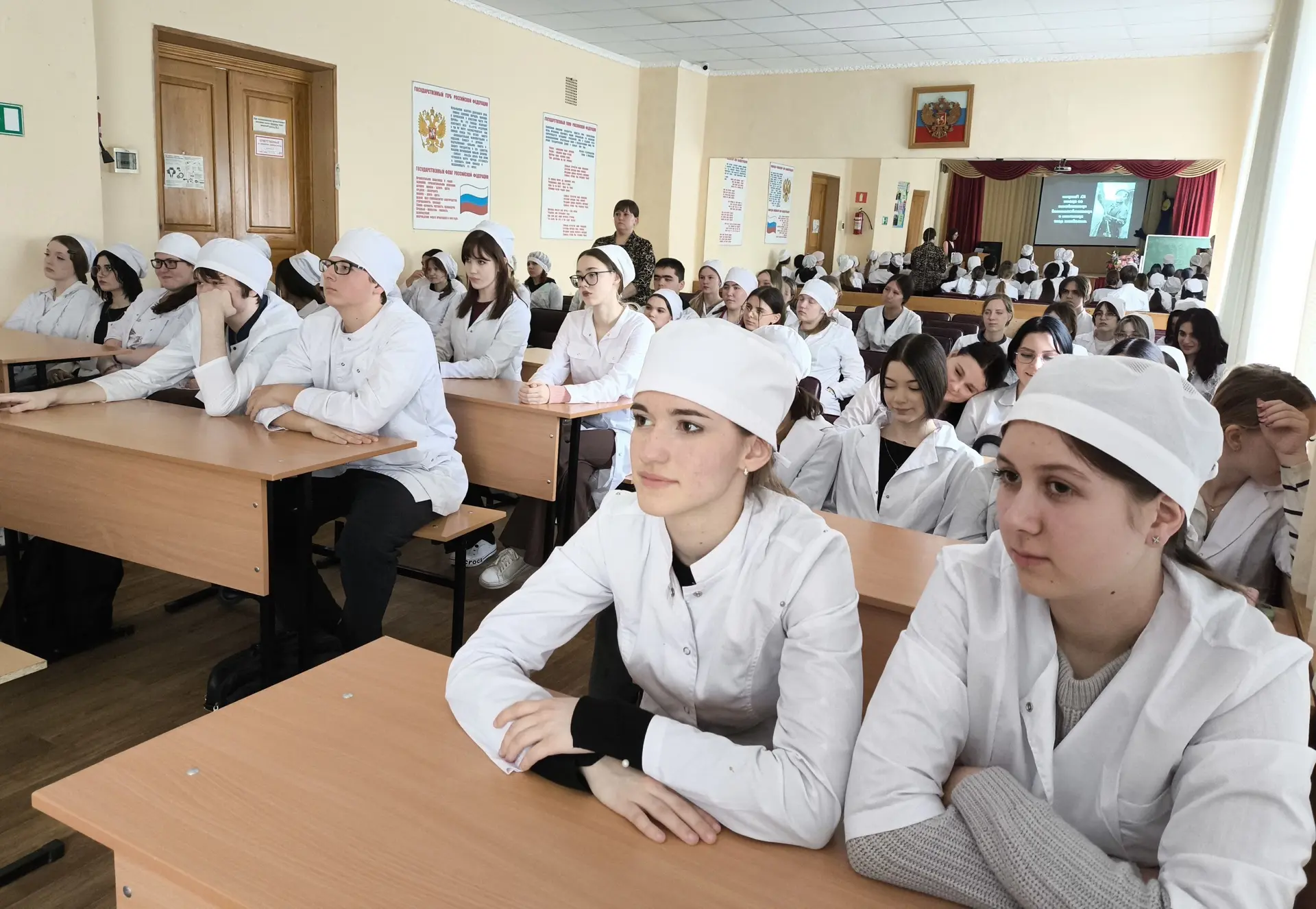 В преддверии Всемирного дня авиации и космонавтики сотрудники Энгельсского краеведческо...